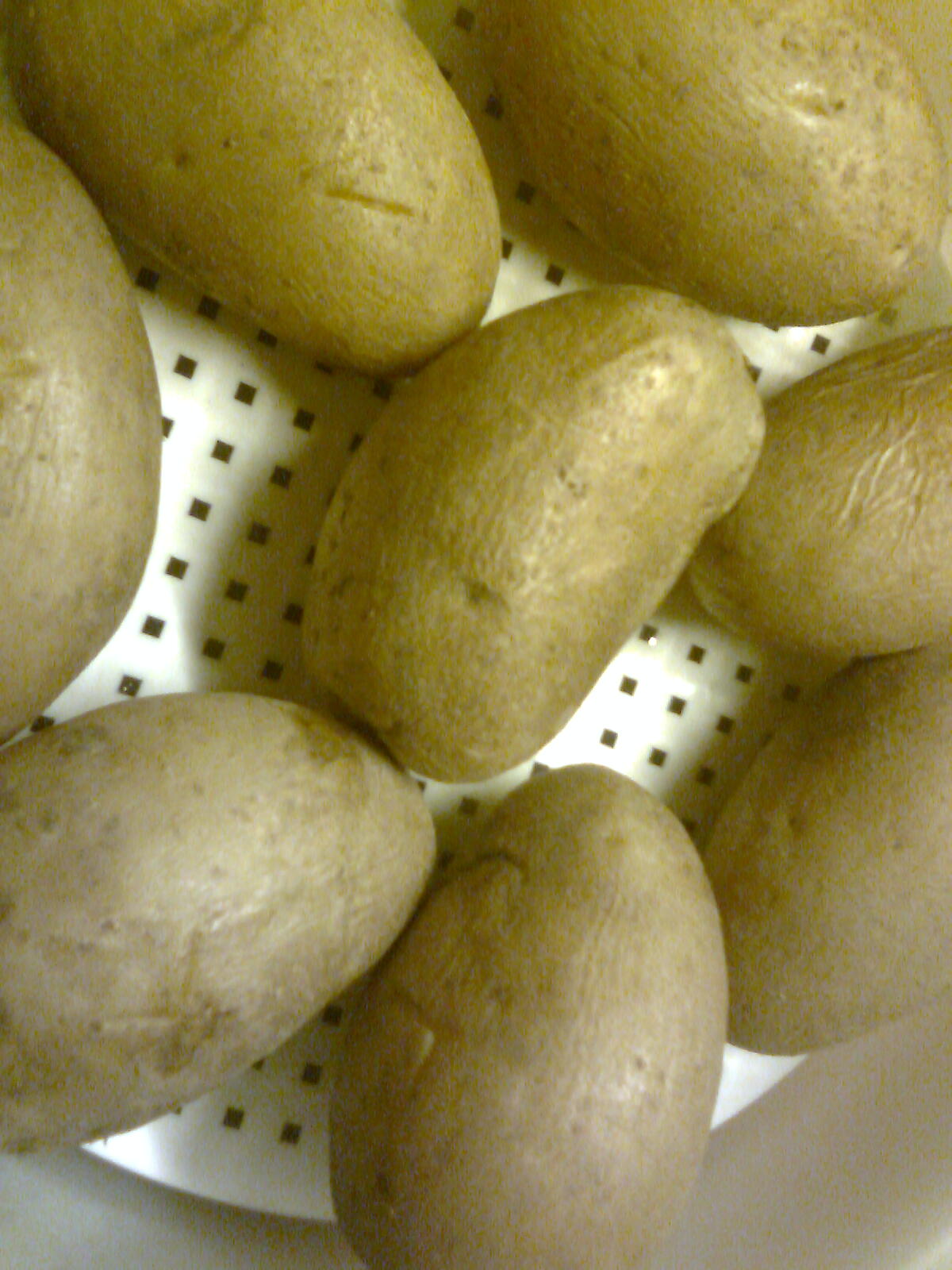 Recept Brambory vařené v mikrovlnce na páře Tradičnírecepty.cz