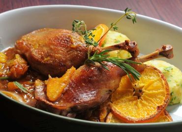 Recept Kachní prsa na pomerančích s mandlemi