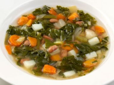 Zeleninová polévka s masem pro děti
