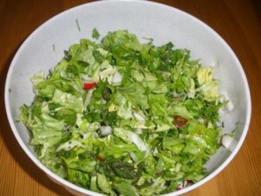 Hlávkový jarní salát