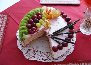 Tvarohovo-ovocný dort.