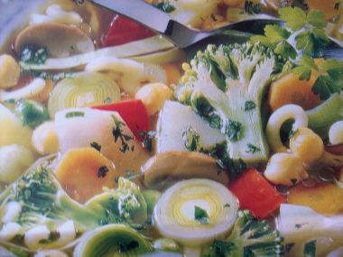 Vydatná zeleninová polévka