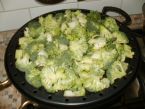 Zapečená brokolice se sýrem