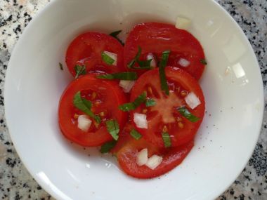 Salát z rajčat