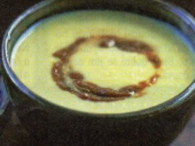 Fazolová polévka se zázvorem a koriandrem