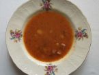 Gulášová polévka se salámem