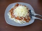 Špagety s rajčatovo-nivovou omáčkou