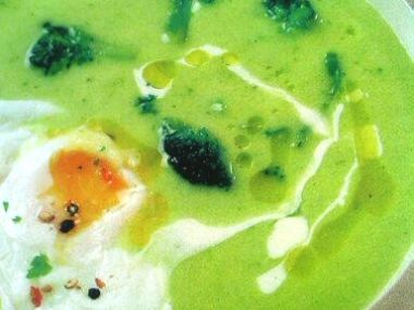 Brokolicový krém s vejcem