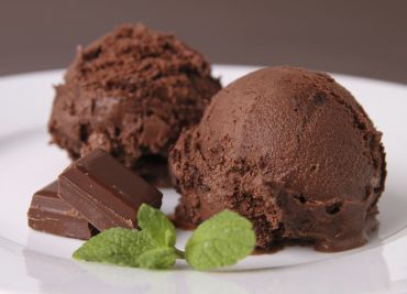 Domací  smetanová čokoládová zmrzlina