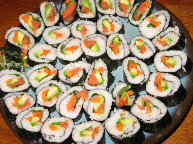 Sushi (losos a avokádo)