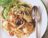 Makarony se sépiemi, vínem a chilli