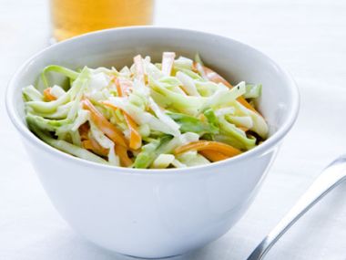 Coleslaw s čedarem