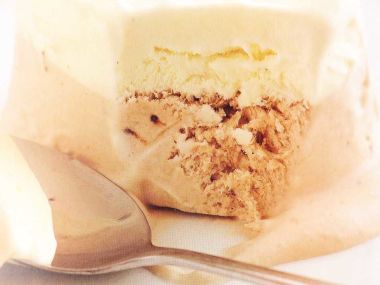 Vanilkové semifreddo s mléčnou čokoládou
