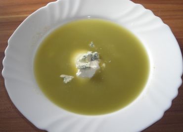 Pórková polévka s jíškou a smetanou