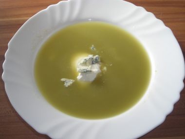 Pórková polévka s jíškou a smetanou