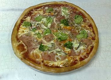 Recept Pizza s brokolicí a paprikami