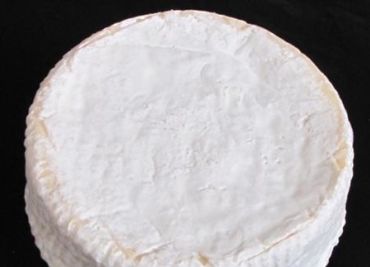 Recept Kozí Camembert pečený ve slaninové košilce s brusinkovým