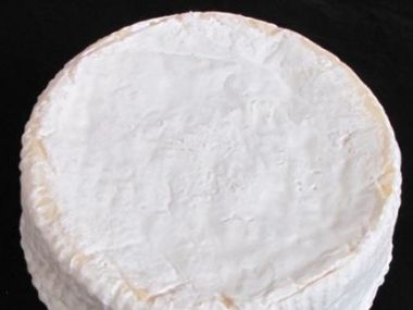 Recept Kozí Camembert pečený ve slaninové košilce s brusinkovým