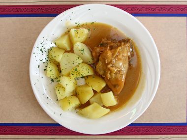 Recept Dušené kuře s bramborami