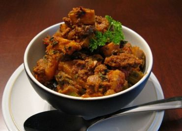 Papaz - čevab (kořeněné hovězí maso)
