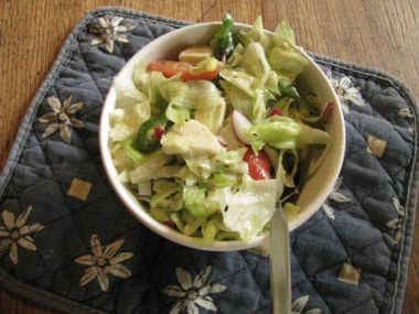 Recept Španělský salát s rajčatovou zálivkou