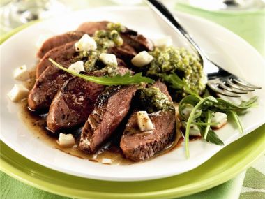 Recept Kachní prsa s rukolovým pestem