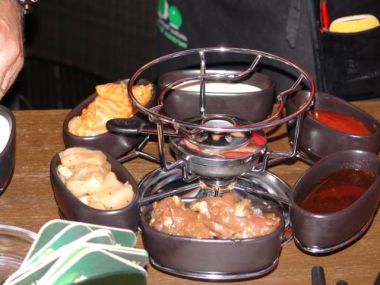 Recept Masové fondue s ďábelskou omáčkou