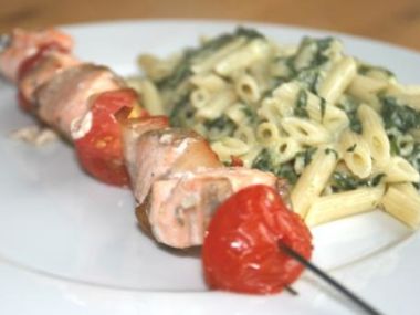 Špíz z lososa na grilu