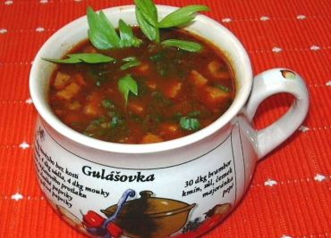Gulášová polévka recept