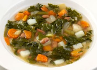 Zeleninová polévka s masem pro děti