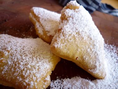 Beignet, smažené francouzské pečivo