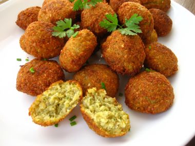 Falafel s jogurtem