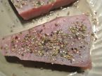Steak z tuňáka na pepři