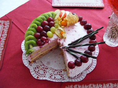 Tvarohovo-ovocný dort.