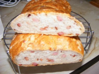 Šunkovo-slaninový chleba.