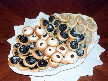 Malé koláčky se švestkami a mákem(svatební)