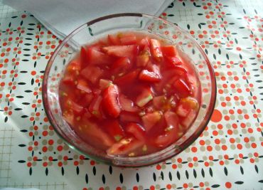 Klasický rajčatový salát