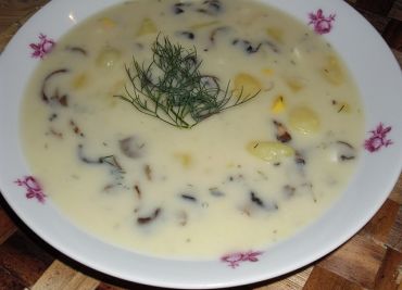 Bramborová polévka s houbami od babičky