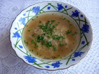 Chlebová polévka s vejcem