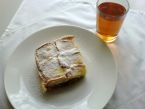 Recept žemlovka s jablky a tvarohem