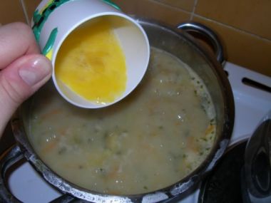Drožďová polévka s cibulí