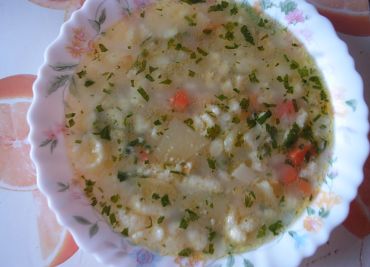 Zeleninová polévka s krupicovými nočky