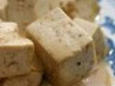 Bylinkové tofu špízy