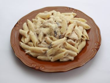Kuřecí prsní řízky na nivě s penne