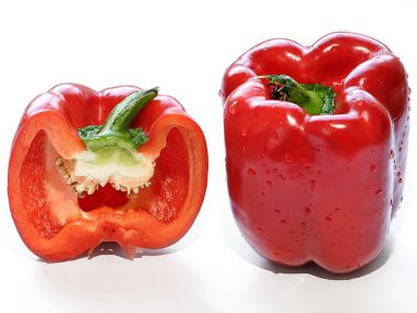 Paprika plněná balkánským sýrem