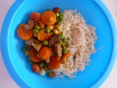 Jasmínová rýže a vepřové kousky se zeleninou