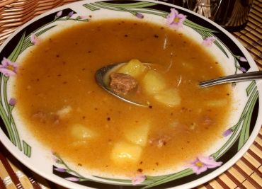Hovězí gulášová polévka