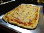 Recept Pizza se šunkou, vejcem a olivami