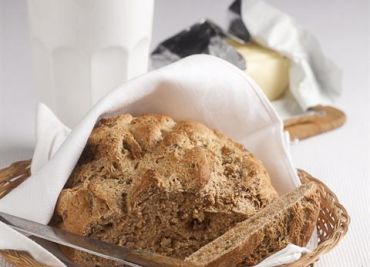 Ořechový chléb se smetanou