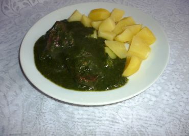 Hovězí kližka ve špenátě